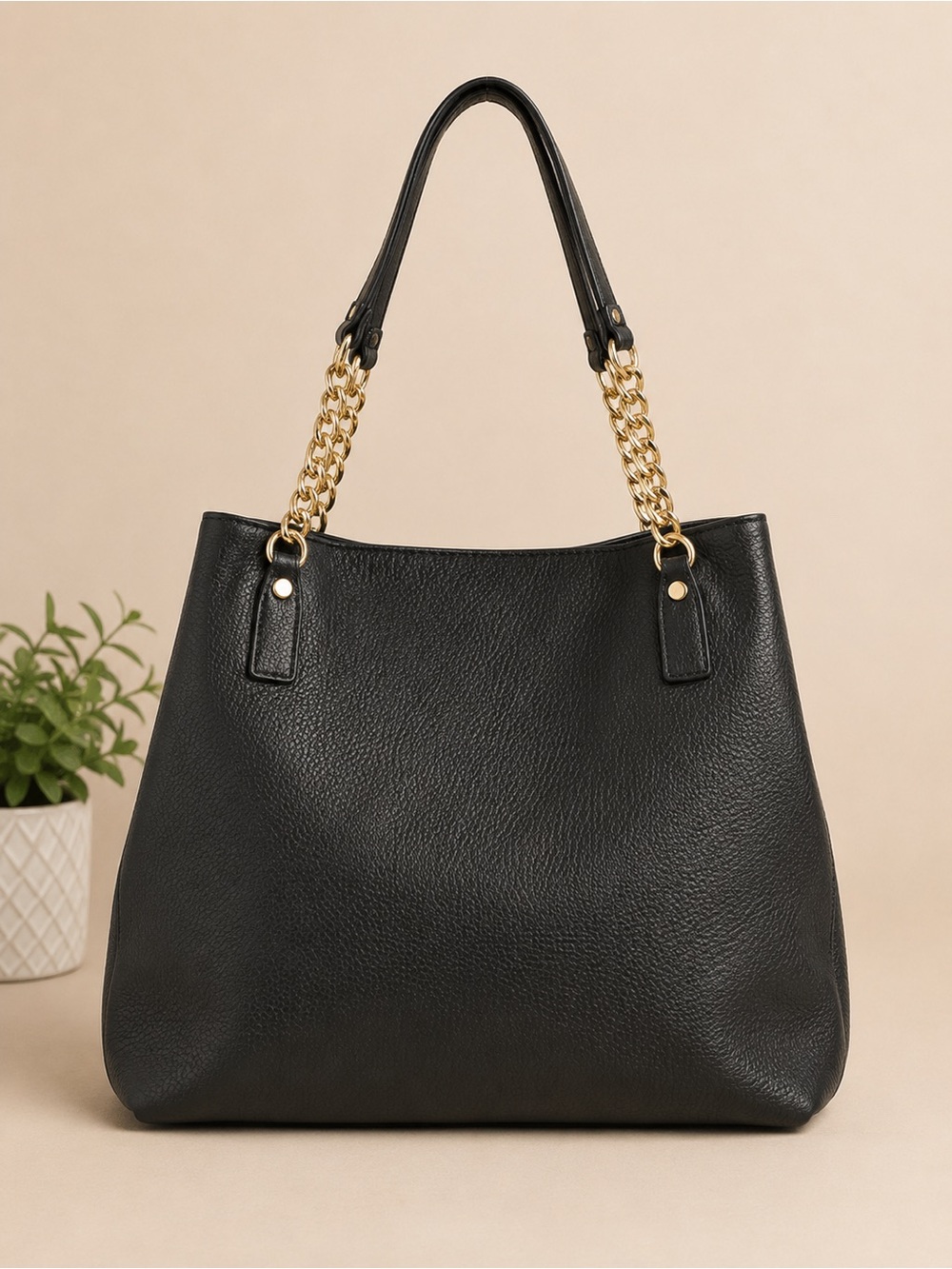 Michael Kors Black Pebbled Leather Hobo Shoulder Bag Gold Chain